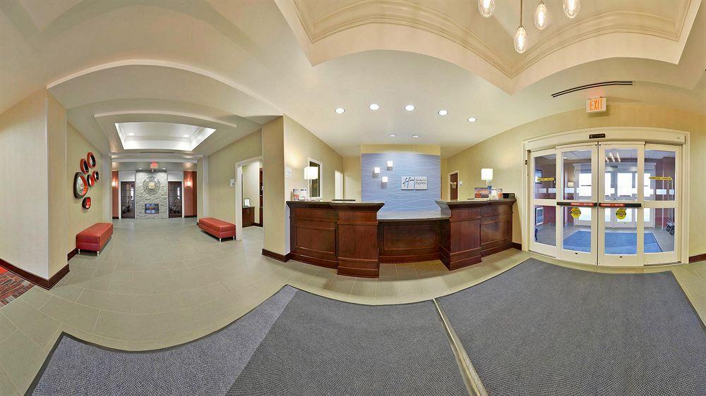 Holiday Inn Express Hotel & Suites Detroit-Utica By Ihg Екстер'єр фото