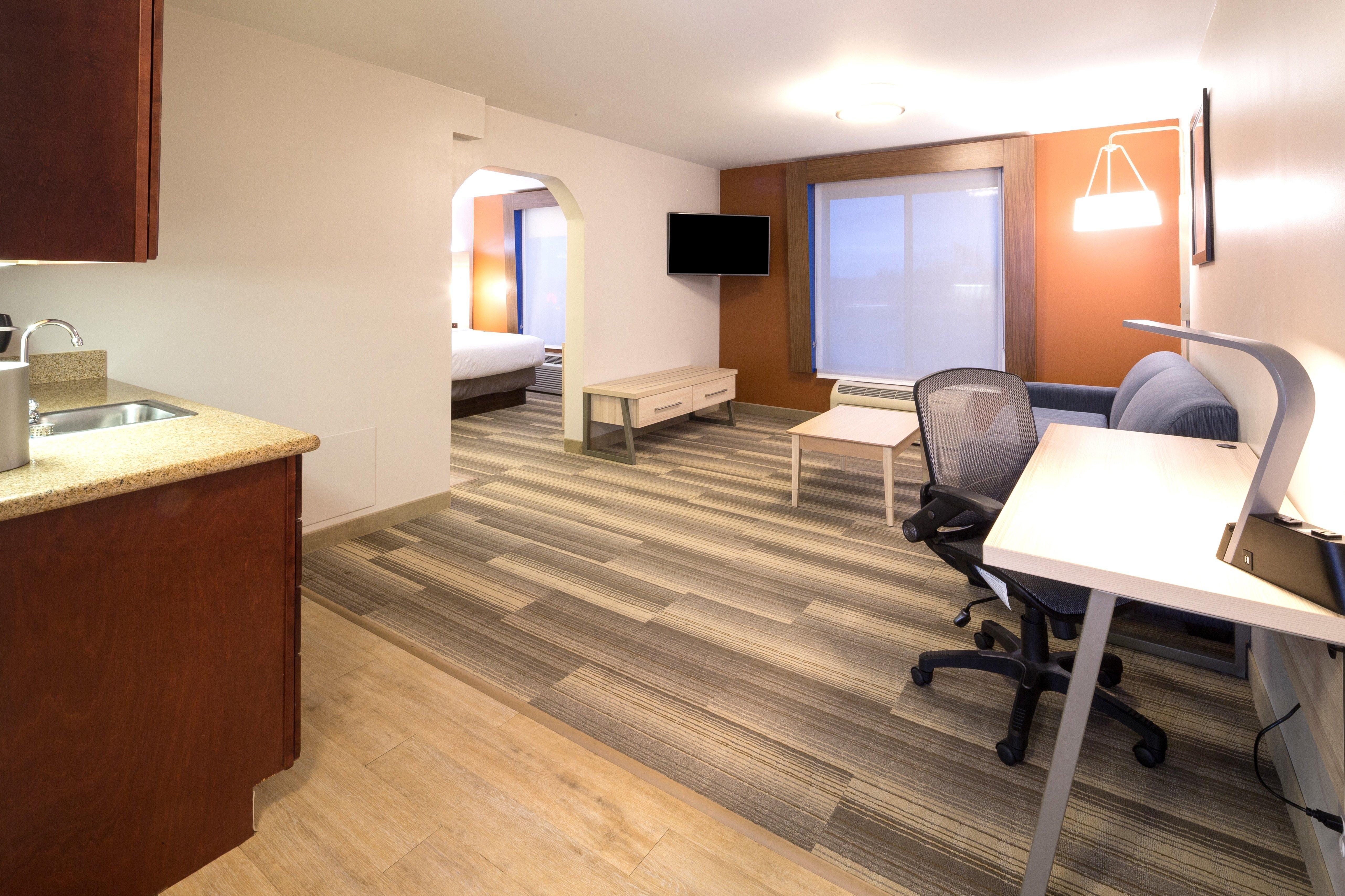 Holiday Inn Express Hotel & Suites Detroit-Utica By Ihg Екстер'єр фото