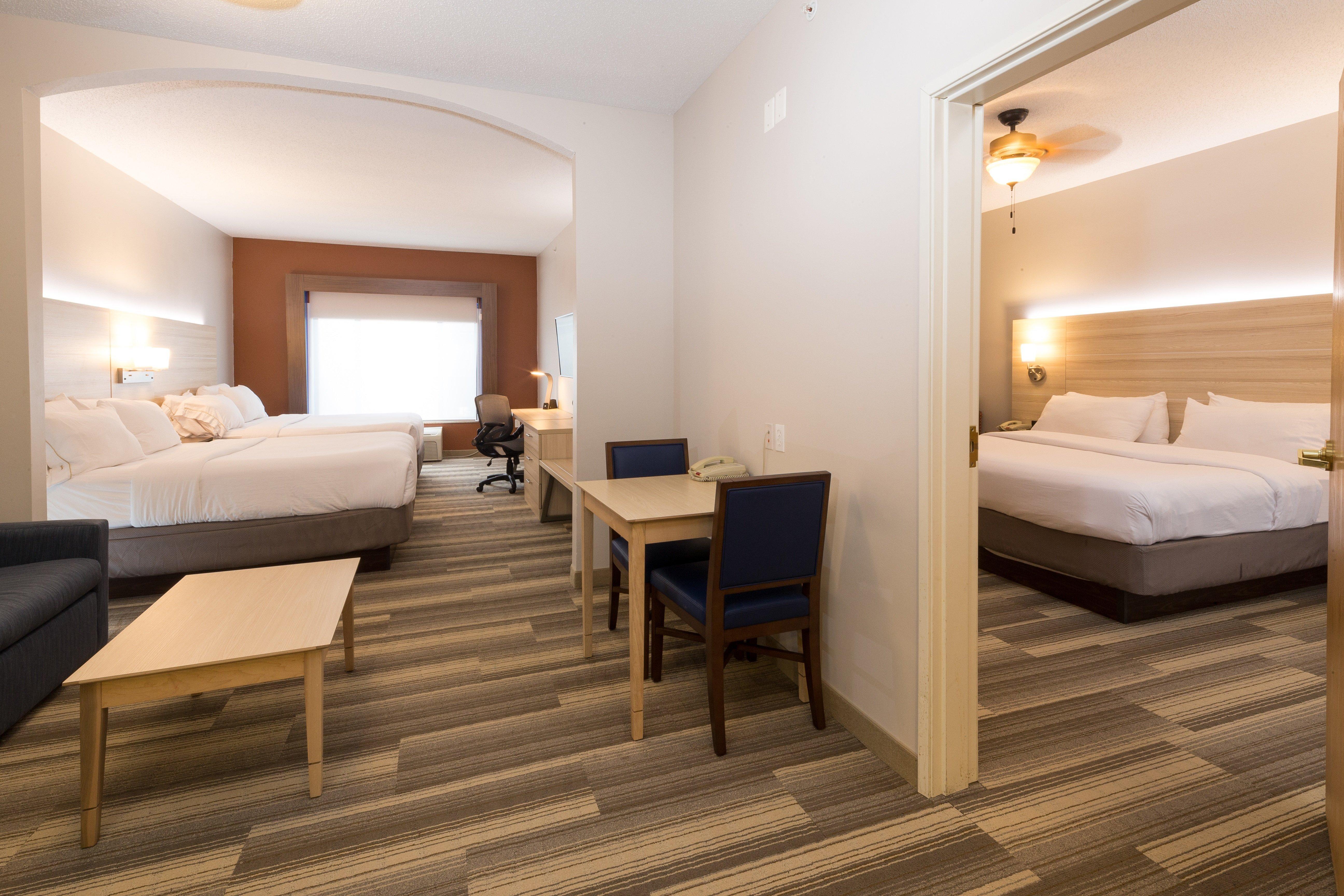 Holiday Inn Express Hotel & Suites Detroit-Utica By Ihg Екстер'єр фото