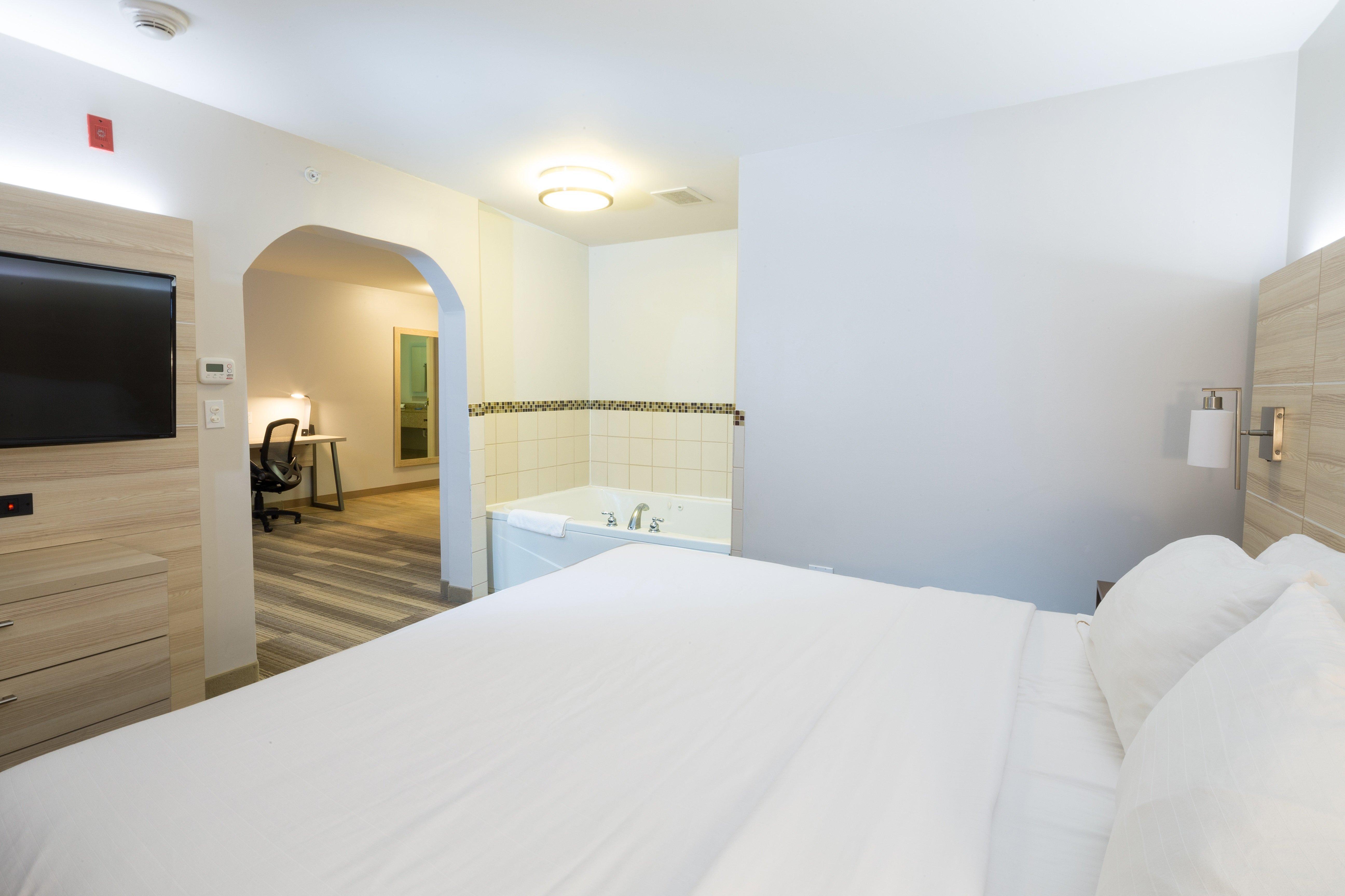 Holiday Inn Express Hotel & Suites Detroit-Utica By Ihg Екстер'єр фото