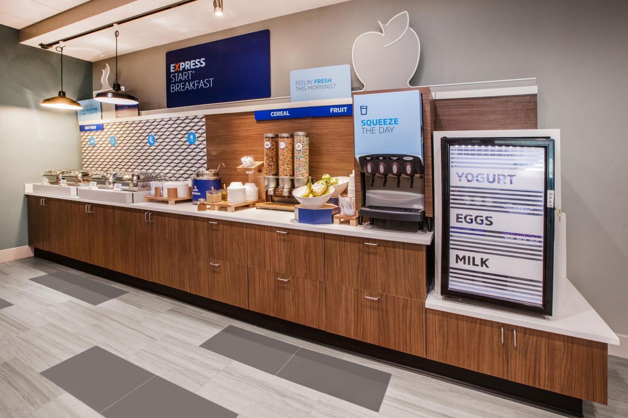 Holiday Inn Express Hotel & Suites Detroit-Utica By Ihg Екстер'єр фото