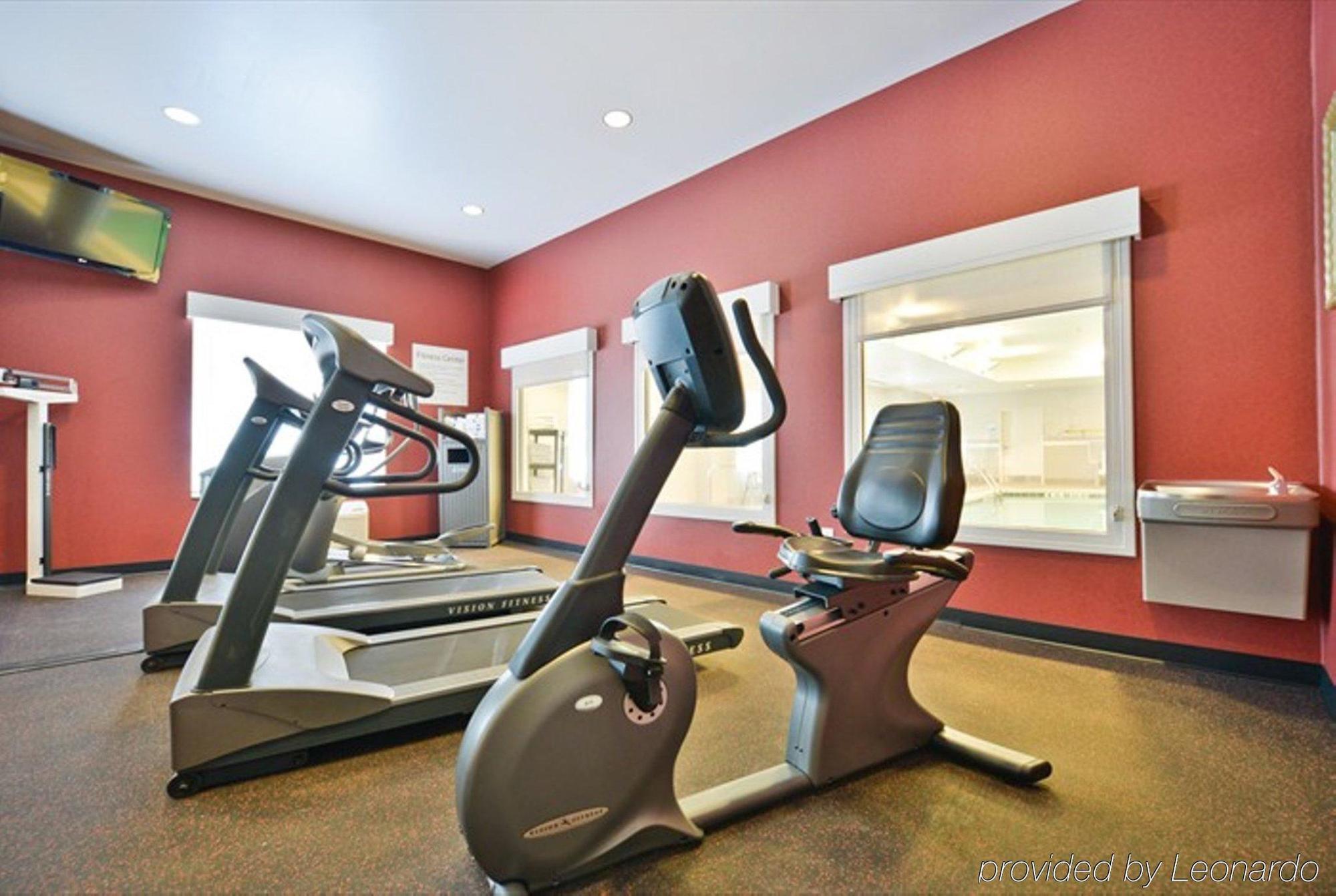 Holiday Inn Express Hotel & Suites Detroit-Utica By Ihg Екстер'єр фото